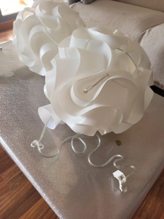 Lámparas colgantes blancas de papel