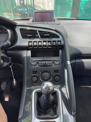 PEUGEOT 3008 TECHO SOLAR UNICO DUEÑO!!