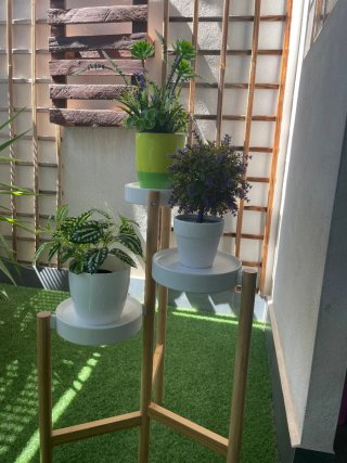 Soporte 3 plantas Ikea madera y blanco