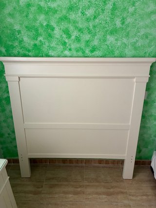 Cabecero de madera blanco