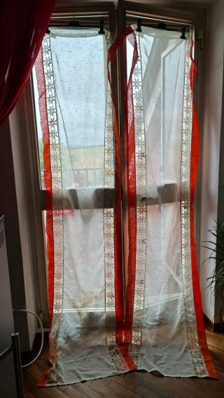 Tende porta finestra bianche arancioni simil lino