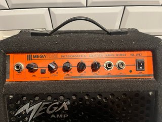 Amplificador Mega Amp Negro/Naranja