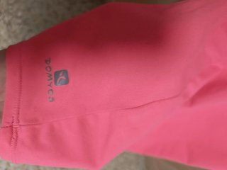 Conjunto pantalon y camiseta deportiva rosa