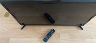 TV Samsung 32", Fire Stick y Alarma Hikvision