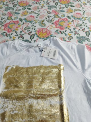 Camiseta Zara Blanca con Estampado Dorado Talla M