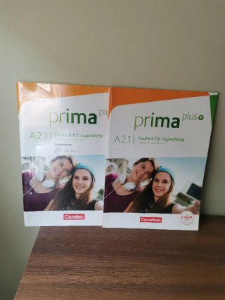 Prima plus A2.1. Arbeitsbuch. Dos libros