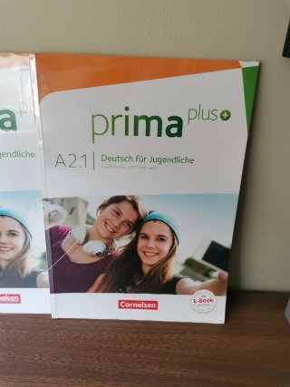 Prima plus A2.1. Arbeitsbuch. Dos libros