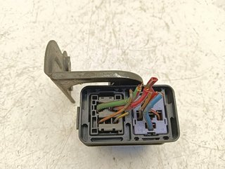 CAJA RELES / FUSIBLES MITSUBISHI MONTERO (V60/V70