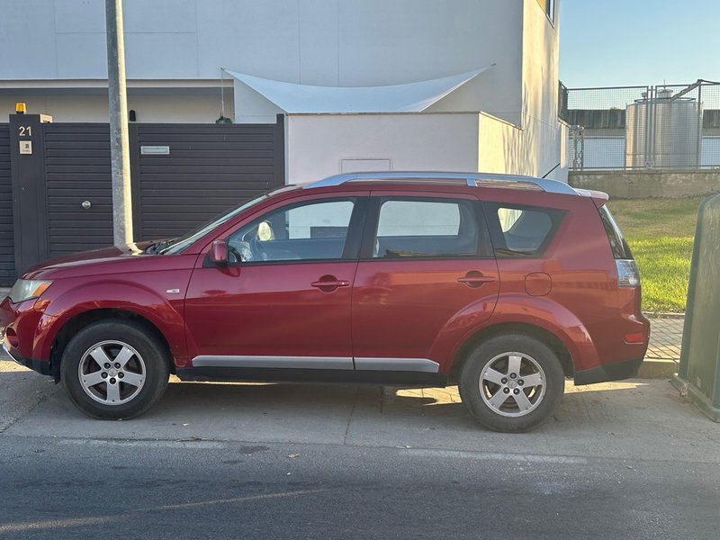 Mitsubishi Outlander 2009 - foto 1
