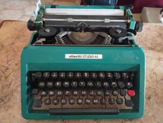 Máquina de escribir Olivetti Studio 45