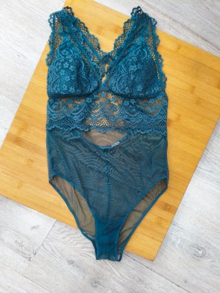 Body encaje azul verdoso talla M