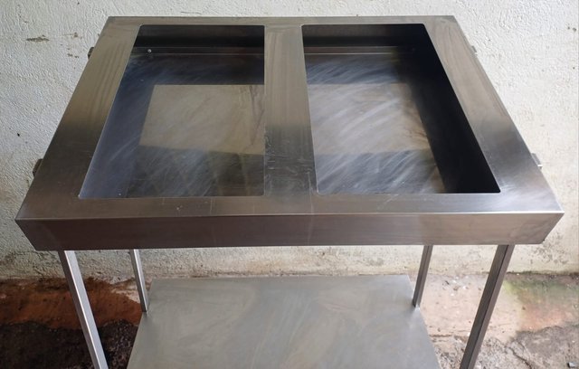 Mueble buffet inoxidable platos cubiertos
