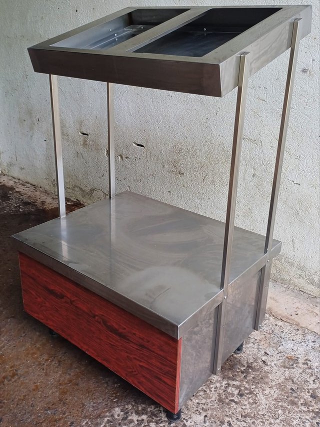 Mueble buffet inoxidable platos cubiertos