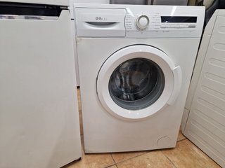 Nevera Hisense y Lavadora Blanca