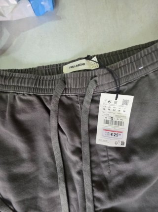 Pull&Bear Pantalón Corto Cargo Gris Hombre