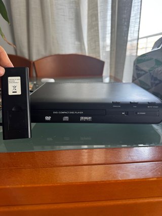 Reproductor DVD y mando a distancia