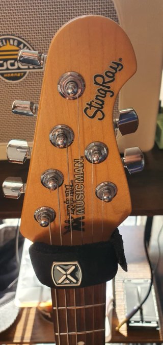 Guitarra Ernie Ball Music Man StingRay RS 2016