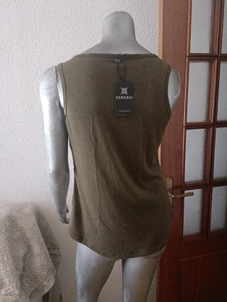 Blusa sin mangas estampado tropical y lentejuelas