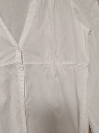 Camisa blanca de manga larga