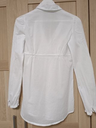 Camisa blanca de manga larga