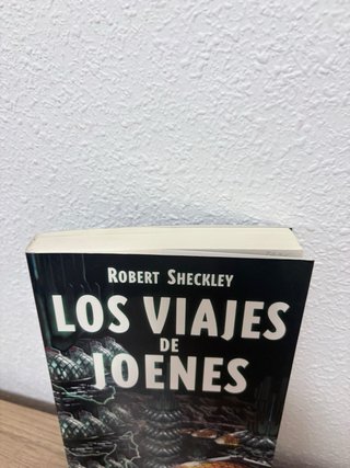 Los viajes de Joenes; La tienda de los mundos