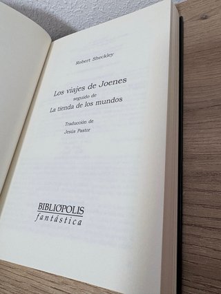 Los viajes de Joenes; La tienda de los mundos