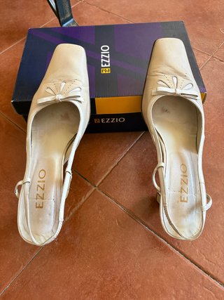 Zapatos Ezzio Beige Tacon Fiesta