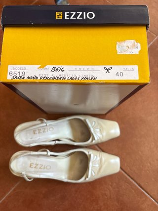 Zapatos Ezzio Beige Tacon Fiesta