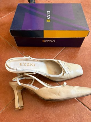 Zapatos Ezzio Beige Tacon Fiesta