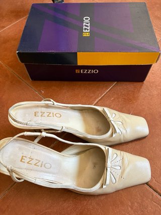 Zapatos Ezzio Beige Tacon Fiesta