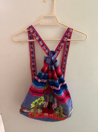 Mochila multicolor con bordados