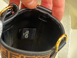 Fendi x 24Bottles Botella 500ml y funda