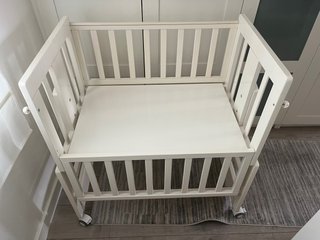Minicuna colecho Allegra + colchon + ropa de cama