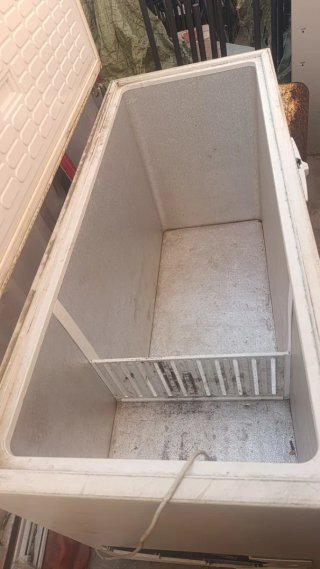 Sillas apilables hostelería y algo mas.