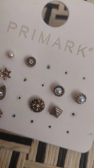 12 Pendientes Primark Dorados