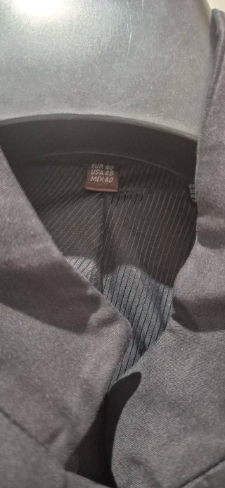 Traje de hombre negro