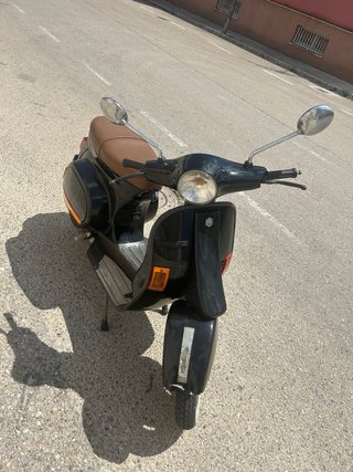 Vespa FL 125 Negra y Marrón