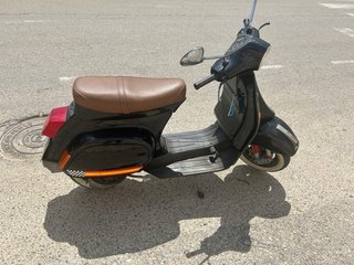 Vespa FL 125 Negra y Marrón
