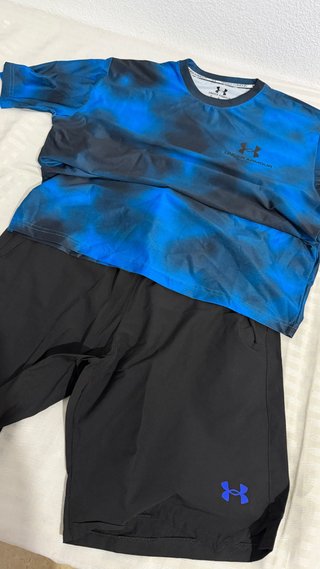 Conjunto Under Armour gris y blanco