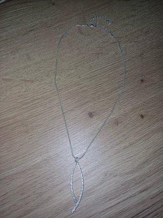 Pendientes largos bisutería flor plata+colgante