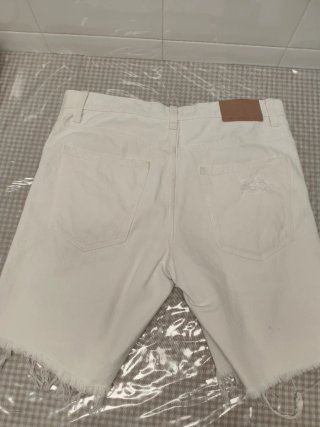 2 Bermudas vaqueras Bershka negras y blancas