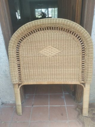 Cabecero de mimbre