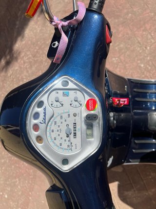 Vespa 125 Azul Scooter