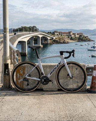Bicicleta RIDLEY Noah 7E7 SRAM Rival AXS