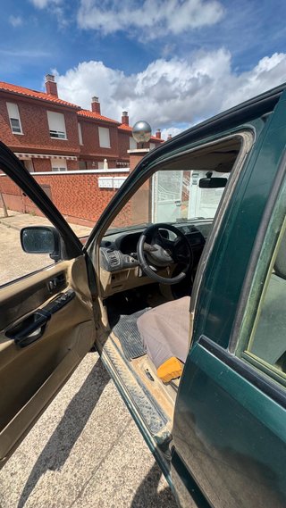 Nissan Terrano II 2003