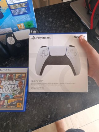 Consola PS5 Fortnite + GTA V