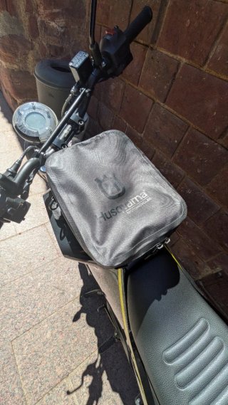 Husqvarna Svartpilen 401