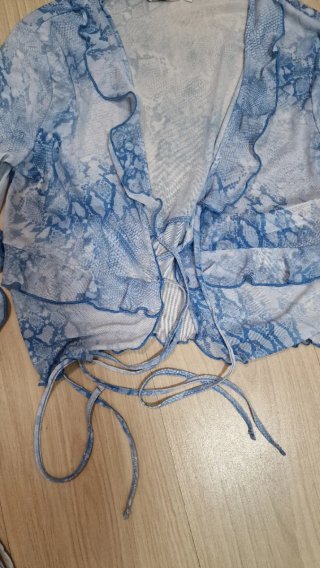 Blusa Primark manga larga volantes