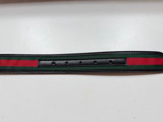 Cinturón Gucci Negro con Rayas Verdes y Rojas