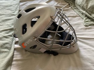 Casco Hockey Hierba Grays Plata